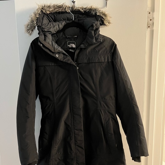 North face down filled parka, size small. - Picture 2 of 4